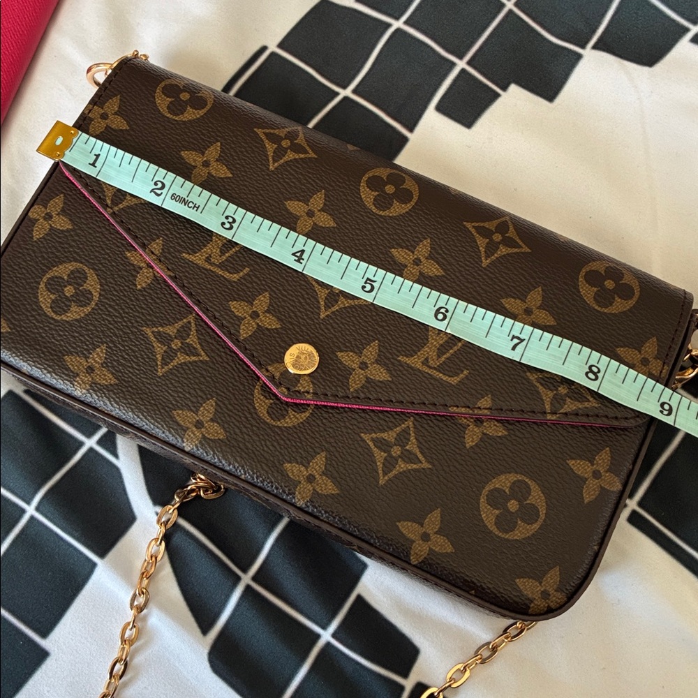 Louis Vuitton Pochette Félicie in Monogram - removable gold chain & Pink lining - Picture 16 of 17
